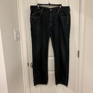 Tommy Bahama Men’s Standard Fit Jeans Medium Dark Wash Size 38x34 Classic Casual